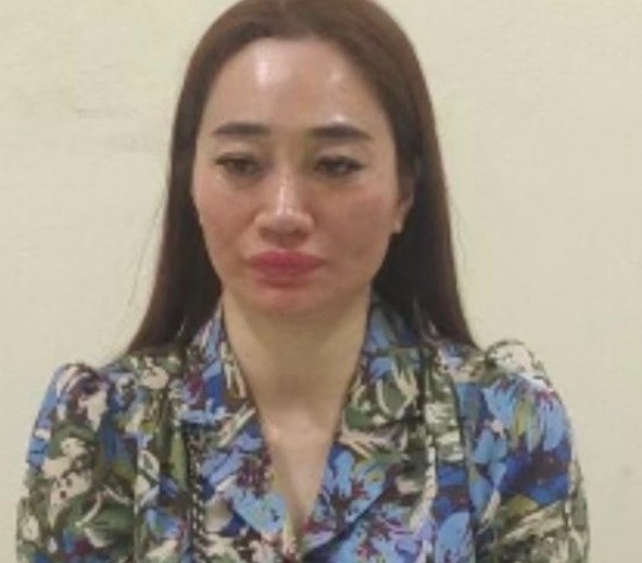 Trước đó, Công an Thị xã Kinh Môn nhận được đơn của anh Trần Thế Xuân cùng mẹ đẻ là bà Vũ Thị Hằng tố cáo Trương Thị Hương có hành vi lừa đảo chiếm đoạt tài sản liên quan số tiền 180 triệu đồng.