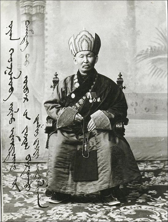Vào tháng 10/2016, Lạt Ma Damba Ayusheev, hội trưởng hội Phật giáo Truyền thống Sangha công bố những bức ảnh chụp bóng người di chuyển bên trong tu viện Ivolginsky, gần Thủ đô Ulan-Ude, Cộng hòa Buryat thuộc Liên bang Nga ở Siberia. Sau khi xem ảnh, nhiều người cho rằng đó là xác ướp Lạt Ma Dashi-Dorzho Itigilov.