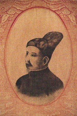 Vua Gia Long tên thật là Nguyễn Phúc Ánh, sinh năm 1762 mất năm 1820. Ông lên ngôi vào năm 1802 ở Phú Xuân (Thừa Thiên Huế ngày nay), lập ra vương triều nhà Nguyễn. Vào năm 1804, vua Gia Long đổi quốc hiệu nước ta thành Việt Nam. Vua Gia Long là một trong 13 vị vua nhà Nguyễn.
