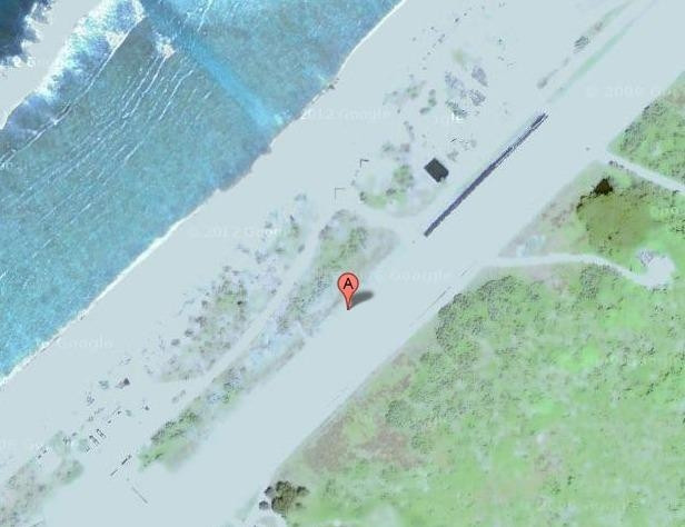 Sân bay Minami Torishima ở Nhật Bản được Google Maps phủ màu trắng nên không thể nhìn rõ chi tiết. Điều này được thực hiện là nhằm đảm bảo an ninh cho nơi cư trú và sử dụng của lực lượng bảo vệ biển Nhật Bản.