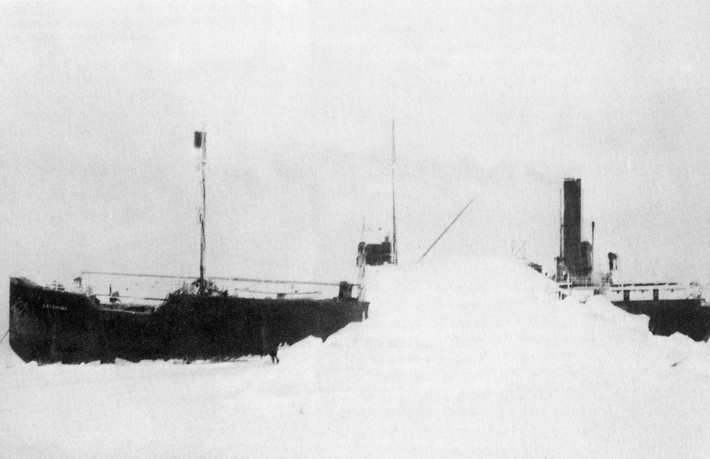 Đến năm 1921, Công ty Vịnh Hudson mua lại con tàu Ångermanefven và đổi tên thành Baychimo. Con tàu này đã hoàn thành 9 chuyến chở hàng bao gồm lông và da thú, thuốc lá, vũ khí dọc bờ biển phía Bắc Canada.