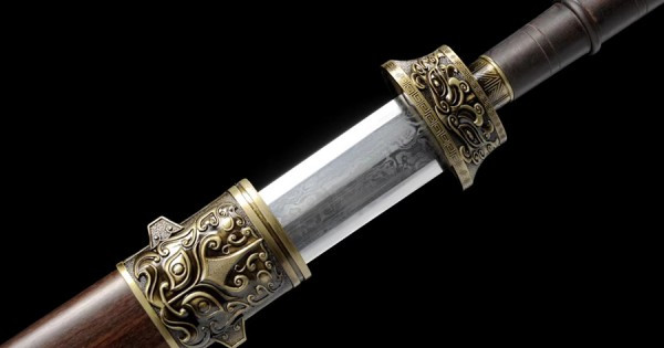 Vào thời Trung cổ, những thanh kiếm rèn từ thép Damascus - loại thép siêu cứng xuất hiện phổ biến trên các chiến trường châu Âu thời Trung cổ. Những thanh kiếm này vô cùng sắc bén và có độ bền cao.