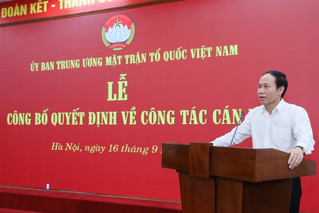 Tháng 3/2018, Ban Bí thư chỉ định ông Châu tham gia Ban Chấp hành, Ban Thường vụ và giữ chức Phó bí thư Tỉnh ủy Hậu Giang.