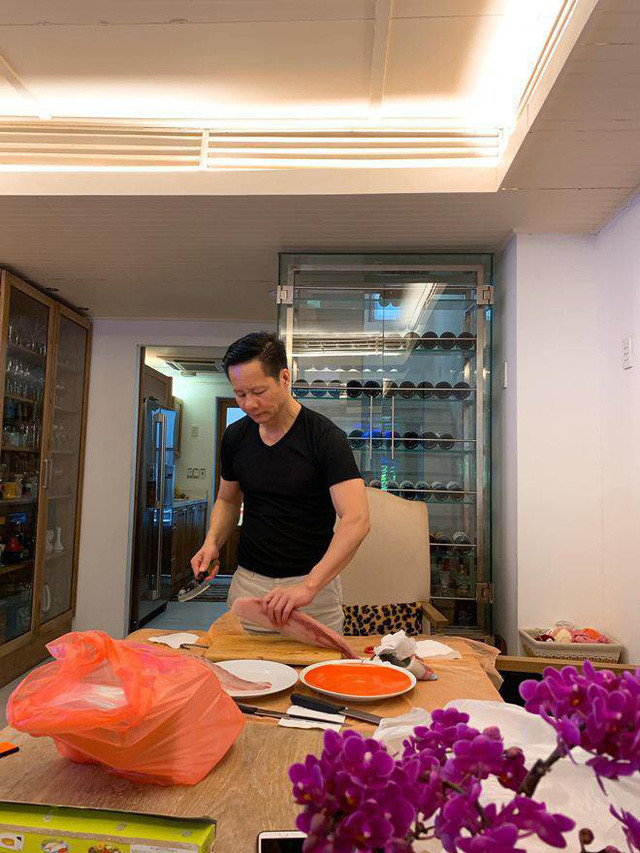 Anh cho biết rằng bản thân không học nấu ăn từ trường chuyên nghiệp ra, học hỏi từ kinh nghiệm của mình, từ cái cầu toàn của bản thân.