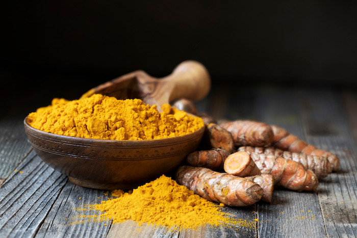 Làm giảm lượng đường trong máu: Đây cũng là một lý do khiến chúng ta nên ăn nghệ hàng ngày. Curcumin là một chất có tác dụng hạ đường huyết ở những người mắc bệnh tiểu đường tuýp 2.