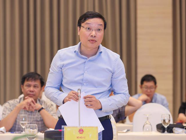 Ngày 24/6/2021, Thủ tướng Chính phủ Phạm Minh Chính ký Quyết định số 995/QĐ-TTg về việc bổ nhiệm ông Trương Hải Long giữ chức Thứ trưởng Bộ Nội vụ.