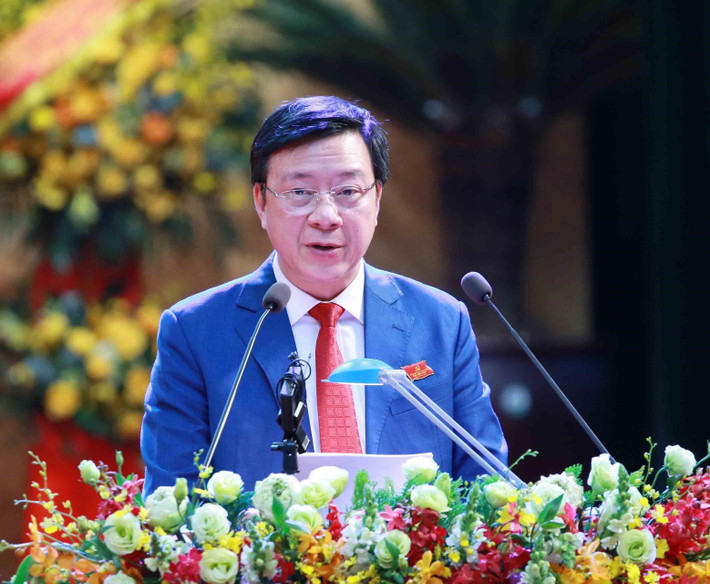 Ngày 17/9, Cơ quan CSĐT Bộ Công an đã khởi tố bị can, bắt để tạm giam đối với ông Phạm Xuân Thăng, nguyên Bí thư Tỉnh ủy Hải Dương về tội “Lợi dụng chức vụ quyền hạn trong khi thi hành công vụ” quy định tại Khoản 3 Điều 356 Bộ luật Hình sự. Ông Phạm Mạnh Cường, nguyên Giám đốc Sở Y tế Hải Dương cùng bị khởi tố về tội danh trên.