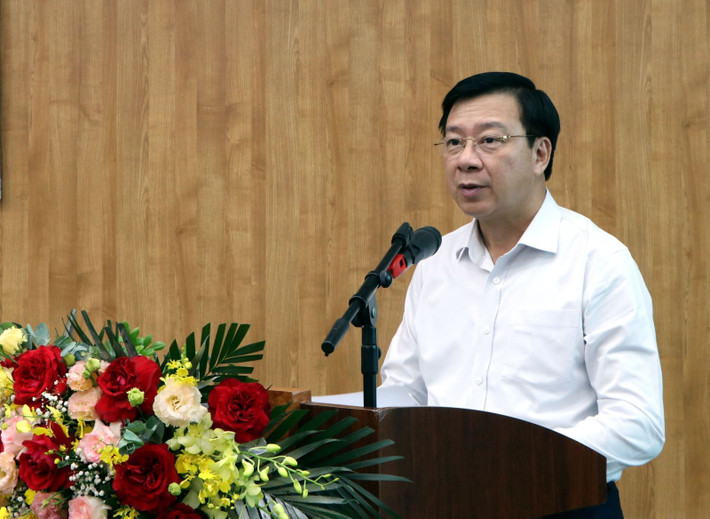 Ông Phạm Xuân Thăng sinh năm 1966 tại xã An Thanh, huyện Tứ Kỳ, tỉnh Hải Dương. Trình độ thạc sĩ Quản lý Khoa học và Công nghệ, Cử nhân Khoa học Hóa học.