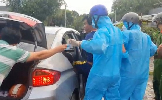 Bắt đối tượng truy nã đặc biệt nguy hiểm. Ngày 7/11, Văn phòng Cơ quan Cảnh sát điều tra Công an tỉnh An Giang cho biết đã bàn giao Nguyễn Hữu Tài (SN 1996, huyện Châu Phú, tỉnh An Giang), đối tượng có lệnh truy nã đặc biệt nguy hiểm về tội "Mua bán trái phép chất ma túy" cho Công an huyện Châu Phú. Năm 2019, Tài mua ma túy từ TP HCM đem về chia nhỏ rồi bán lại kiếm lời và thuê Trương Văn Hiệp, Nguyễn Hoài Đức và Hồ Duy Bình đi bán ma túy. Khi cảnh sát bắt Hiệp, Đức và Bình, Tài đã bỏ trốn khỏi địa phương.