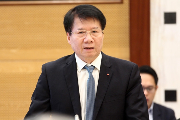 Ông Cường cho rằng với cương vị là Cục trưởng Cục Quản lý Dược, ông đã chỉ đạo đơn vị chức năng liên hệ, đề nghị phía Canada trả lời chính thức bằng văn bản để có căn cứ xử lý theo quy định pháp luật. Tuy nhiên phía Canada không có văn bản trả lời nên ông Cường đã chỉ đạo chuyển thông tin liên quan, đề nghị Cục An ninh chính trị nội bộ Bộ Công an phối hợp xác minh làm rõ theo quy chế phối hợp giữa Bộ Y tế và Bộ Công an.Ngoài ra, trong khi chờ kết quả trả lời chính thức và kết quả xác minh, Cục Quản lý dược đã có văn bản đề nghị hải quan tạm dừng nhập khẩu đối với loại thuốc trên.
