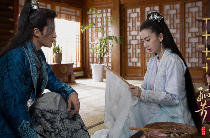 Chung Hán Lương và Angelababy được cho là hai cái tên giúp bộ phim "Cô Phương Bất Tự Thưởng" đạt lượng xem cao bởi cả hai đang là ngôi sao ăn khách của màn hình Hoa ngữ.