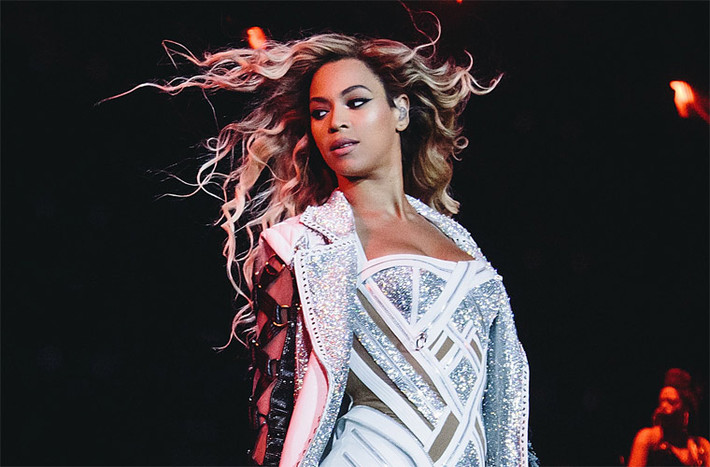 Beyonce luôn có mặt trong các danh sách xếp hạng Phụ nữ quyền lực nhất, Người nổi tiếng có thu nhập cao nhất, 100 người nổi tiếng...Cuối năm 2014, theo ước tính của MTV, Beyonce là nữ ca sĩ da màu có thu nhập cao nhất trong lịch sử. (Ảnh: Forbes)