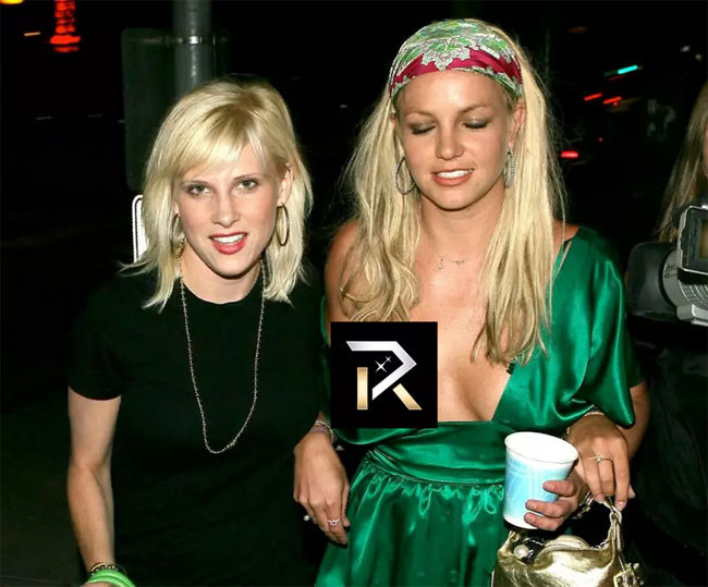 Trong một lần say rượu, Britney Spears đã bị tụt cả váy áo, lộ ngực mà không hề biết. Khoảnh khắc xấu xí vì say rượu của Brit là một trong những khoảnh khắc xấu nhất của nữ ca sĩ. (Ảnh: HubPages)