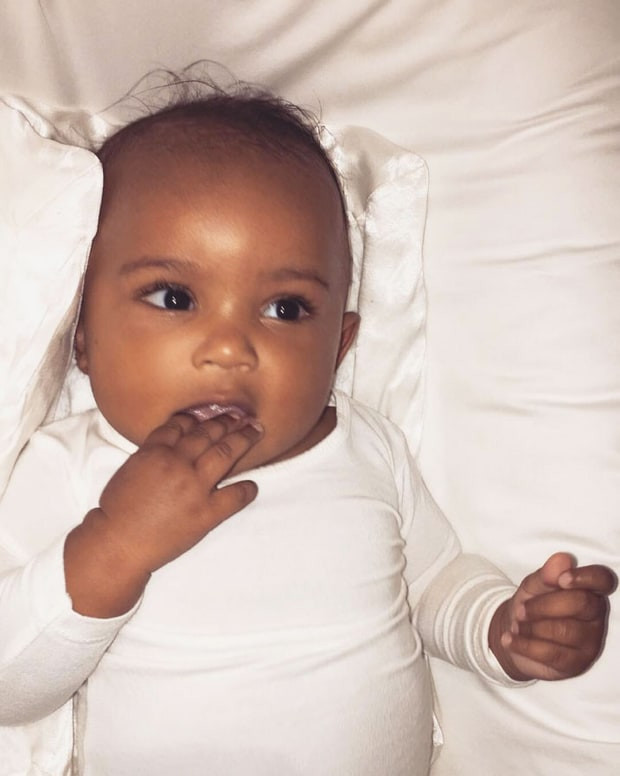 Đến ngày 5/12/2015, Kim Kardashian sinh con trai thứ hai, bé Saint West và cô tự nhận xét con trai rất giống mình. (Ảnh: Instagram)