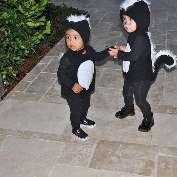 Hai chị em họ North và Penelope đáng yêu trong trang phục Halloween 2014. (Ảnh: Instagram)