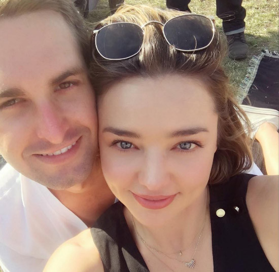 Nếu đám cưới diễn ra thì đây là lần thứ hai Miranda Kerr lên xe hoa. Cô từng kết hôn với nam tài tử Orlando Bloom và có một con trai chung, bé Flynn. (Ảnh: Instagram)