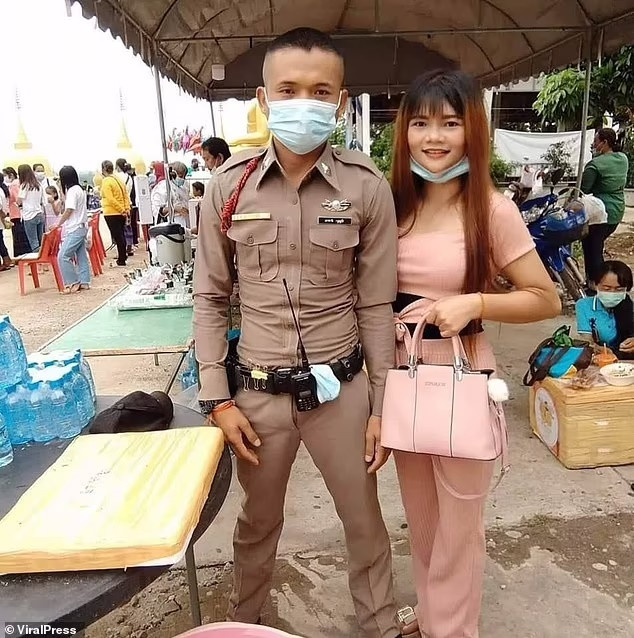 Nghi phạm Panya Khamrap là cựu cảnh sát bị sa thải năm ngoái vì sử dụng ma túy. Vụ tấn công xảy ra một ngày trước khi nghi phạm hầu tòa.