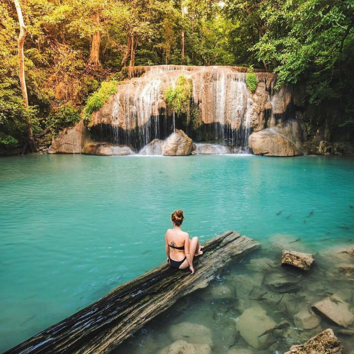 Erawan thích hợp cho những du khách ưa khám phá và thích trải nghiệm leo chèo và bơi lội, đến đây để hoà mình với thiên nhiên. Ảnh: IT.