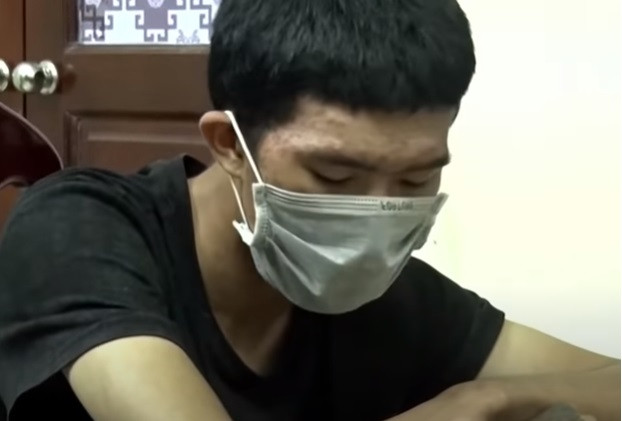 Thông qua mạng xã hội, Tiến đã làm quen và lừa được 6 thiếu nữ trong độ tuổi từ 14 đến 16 trú tại các huyện Nghĩa Hưng, Nam Trực, Hải Hậu của tỉnh Nam Định đưa lên làm nhân viên tại quán của Trương Tuấn Anh.