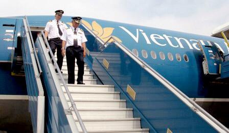 Riêng với loại máy bay ATR72, mức lương đã bao gồm cả lưu trú với chức danh cơ trưởng tăng từ 100 triệu đồng/tháng lên 114,250 triệu đồng/tháng kể từ tháng 1/2015, sau đó tăng lên mức hơn 121,250 triệu đồng/tháng vào tháng 7/2015.