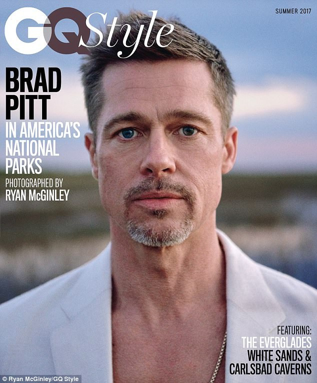 Brad Pitt vừa nhận lời làm mẫu trên trang bìa tạp chí GQ Style Mỹ. Đây là lần đầu tiên anh xuất hiện trên tạp chí kể từ sau khi Angelina Jolie bất ngờ đệ đơn ly hôn vào tháng 9 năm ngoái. (Ảnh: GQ Style)