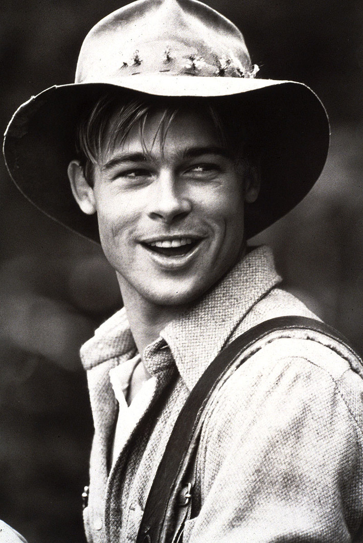 Hình ảnh Brad Pitt thay đổi dần, điển trai hơn khi xuất hiện trong phim A River Runs Through it năm 1992. (Ảnh: celebuzz)