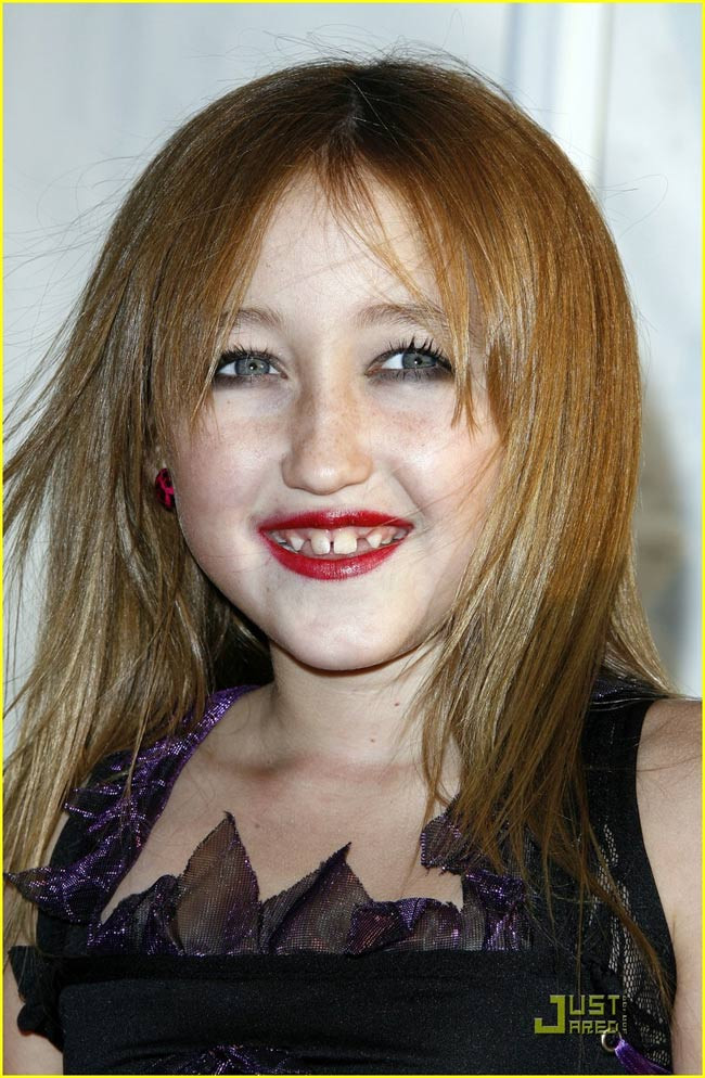 Noah lúc nhỏ có nhiều nét giống chị gái Miley Cyrus. (Ảnh: Justjared)