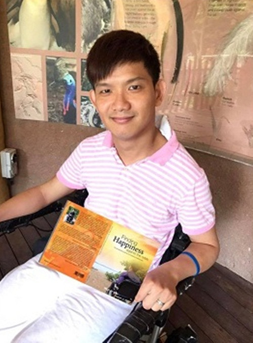 Trải qua 38 năm, Wesley Wee cuối cùng cũng từ vực sâu tuyệt vọng tìm thấy ánh sáng của cuộc đời, tìm thấy tình yêu đích thực. Anh chính là tấm gương sáng, là minh chứng cho nghị lực phi thường của con người, khiến người người cảm động, nể phục.