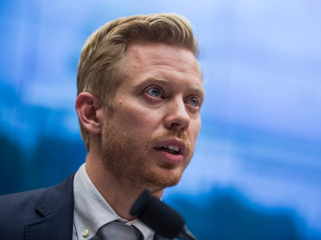 Giám đốc điều hành của mạng xã hội Reddit Steve Huffman cho biết đã biết mua xe máy, súng đạn để trang bị cho ngôi nhà tại thành phố San Francisco (California, Mỹ) để phòng thảm họa xảy ra. Huffman thậm chí còn phẫu thuật khúc xạ để có tầm nhìn tốt nhất. Ảnh: Getty.