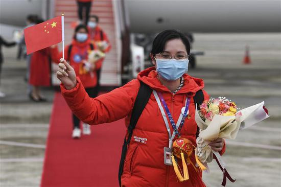 Sau khi Hồ Bắc kiểm soát được tình hình dịch bệnh, những nhân viên y tế được huy động từ nơi khác đến bắt đầu trở về nhà.