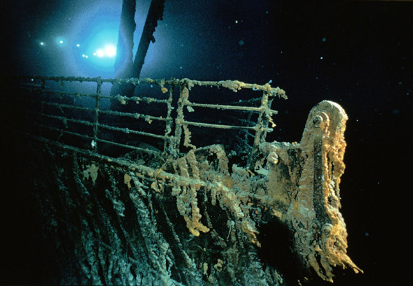 Người sống sót lâu nhất sau thảm kịch chìm tàu Titanic là Millvina Dean. Bà qua đời năm 2009, thọ 97 tuổi. Vào thời điểm tàu Titanic chìm, bà Millvina chỉ là một đứa trẻ đi tàu cùng mẹ và anh trai.