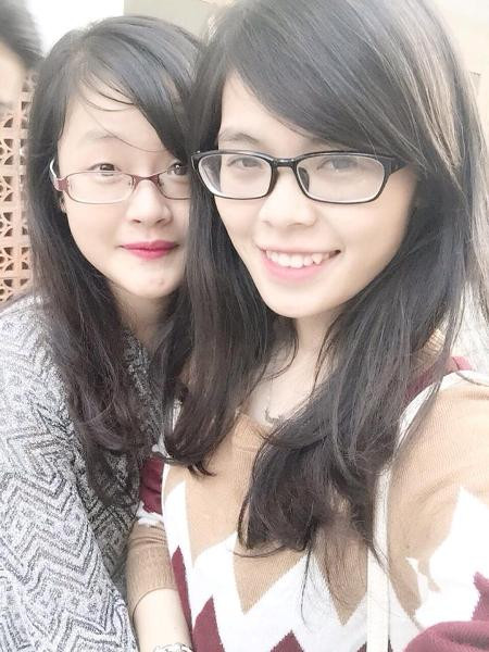 Đôi bạn chia sẻ kỷ niệm nhớ nhất là vào khoảng thời gian gần thi học kỳ I lại đúng vào dịp diễn văn nghệ chào mừng ngày Nhà giáo Việt Nam, cả hai đều rất lo sợ vì phải thi rất nhiều môn trong khi thời gian còn rất ít. Cả 2 đều rất mệt mỏi nhưng cuối cùng sự động viên an ủi nhau cùng cố gắng và hoàn thành kỳ thi học kỳ với kết quả như mong muốn.