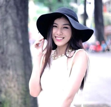 Hoa khôi Miss Hutech 2015 Nguyễn Quỳnh Ánh Tuyết, sinh ngày 2/10/ 1995, đến từ TP HCM.