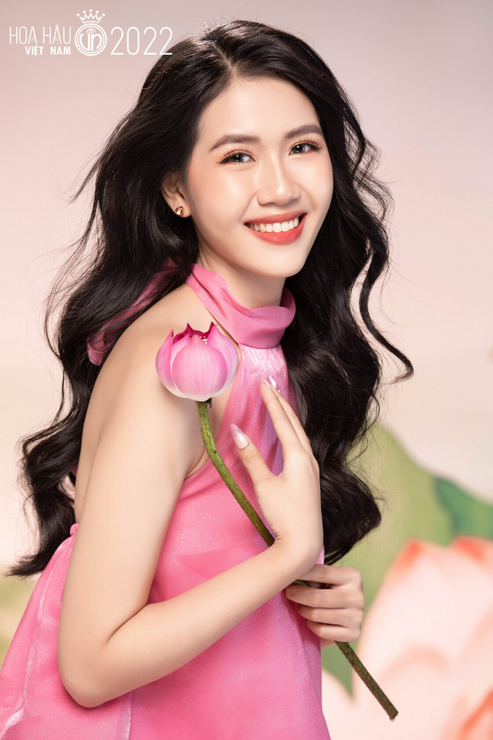 Hoa hậu Việt Nam không chỉ tôn vinh nhan sắc mà còn đề cao kiến thức của các cô gái. Cô gái giành được vương miện chắc chắn sẽ là người hội tụ đầy đủ các yếu tố.