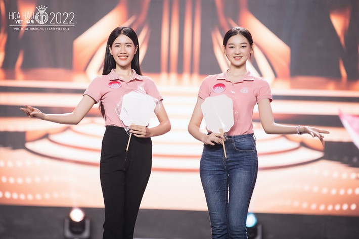 Hoàng Nhật Nam chia sẻ rằng, với tuổi đời trẻ và chưa có nhiều kinh nghiệm trên các sàn runway trong nước, việc tạo ra một không gian thời trang sẽ giúp các thí sinh có cơ hội được thể hiện những nét tính cách bứt phá hơn.