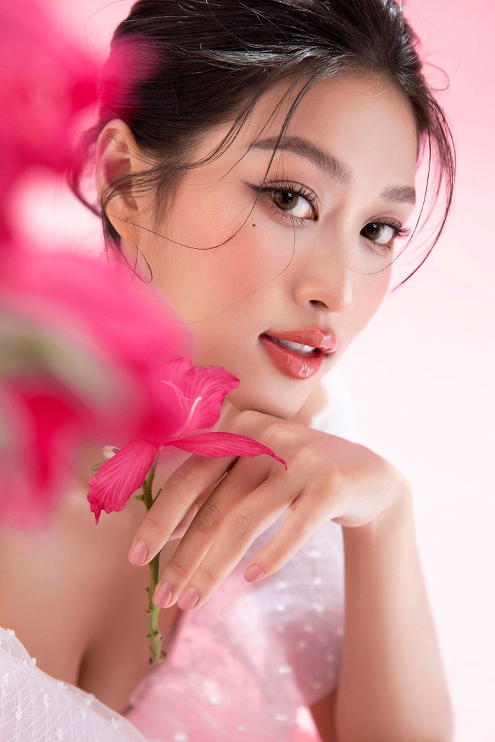 Gần đây, nàng hậu cùng các người đẹp trong Top 5 Hoa hậu Hòa bình Việt Nam 2022 đã có những hoạt động đầu tiên cùng nhau sau đăng quang.