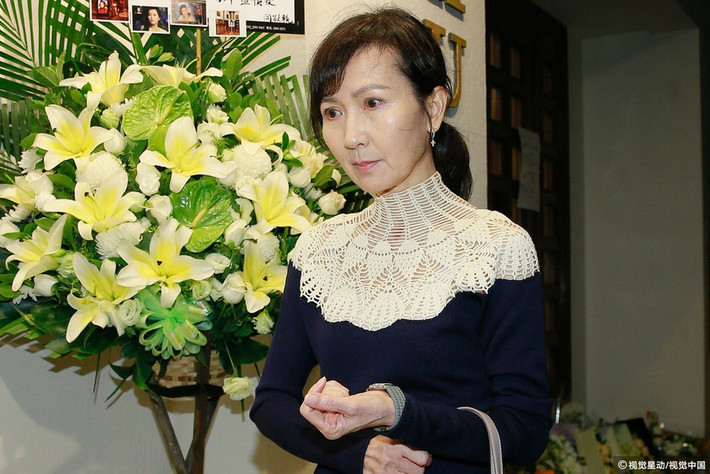 Trần Mỹ Kỳ xúc động: "Thật đau buồn. Đối với tôi, Lam Khiết Anh là một biểu tượng của thời kỳ hoàng kim của điện ảnh Hong Kong".