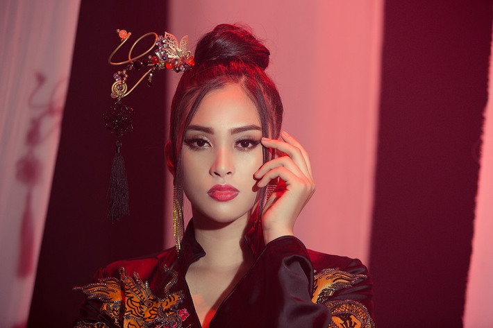 Cùng với phần thi tài năng tại Miss World, Tiểu Vy và ê-kíp cũng thực hiện một MV cover ca khúc này.