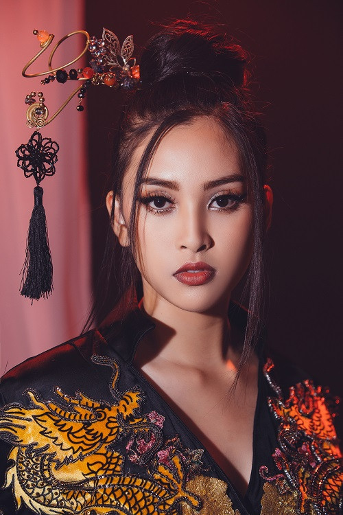 Hình ảnh đẹp sắc sảo, cuốn hút của Hoa hậu Việt Nam Trần Tiểu Vy.