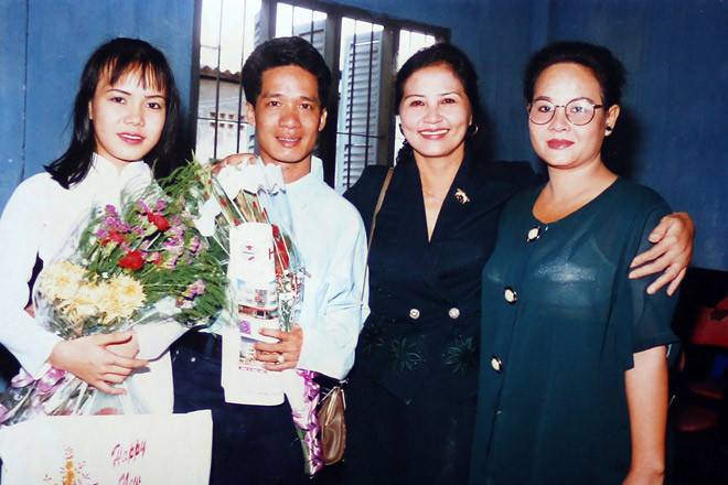 Minh Nhí, Việt Hương thời còn là học sinh, sinh viên đi tập kịch.