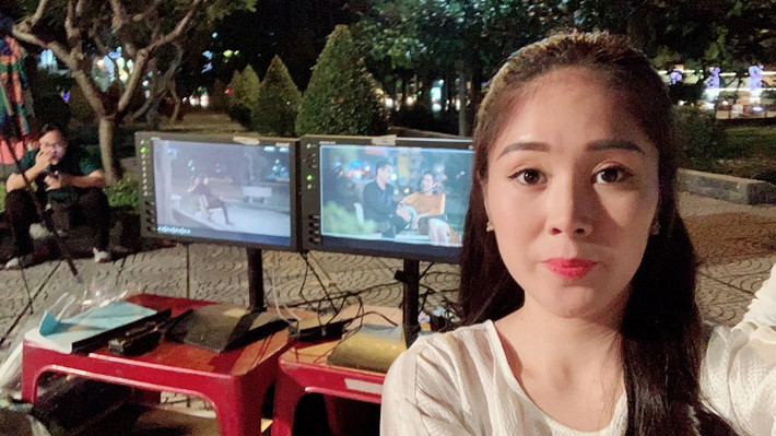 "Gạo nếp gạo tẻ" là bộ phim truyền hình gây sốt trong thời gian qua. Hiện phim đang đi đến hồi kết. Mới đây, diễn viên Lê Phương - người đảm nhận vai Hương đã chia sẻ hình ảnh những cảnh quay cuối cùng của phim.