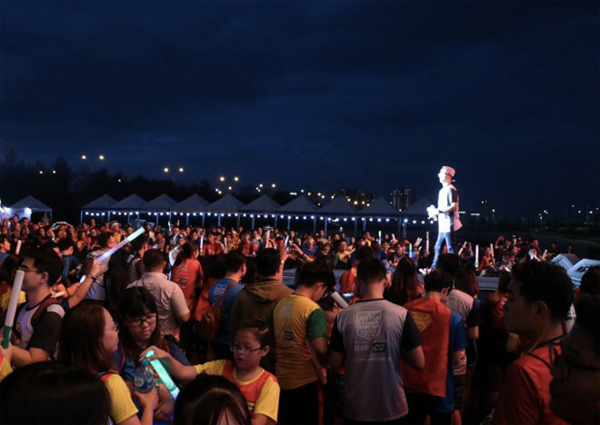 Những ngày gần đây, TP.Hồ Chí Minh được cảnh báo sẽ có mưa to, gió giật mạnh từ tối do ảnh hưởng của bão số 9. Tuy nhiên, tối 24/11, chương trình "Justice League Night Run" có sự góp mặt của Mỹ Tâm vẫn diễn ra với sự tham gia của hàng nghìn khán giả.