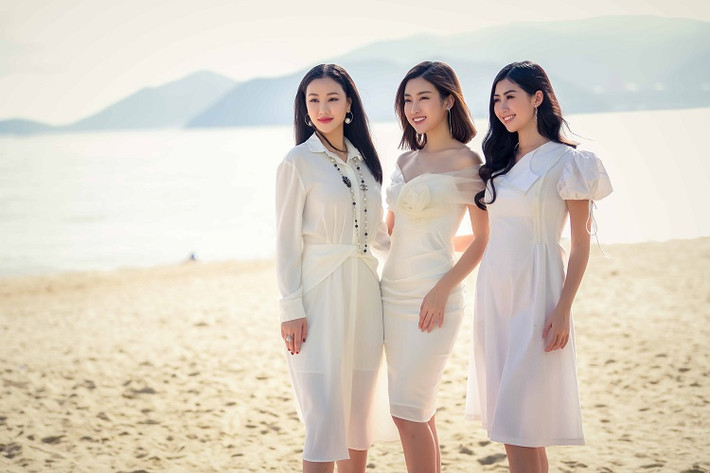 Mới đây, Maya và Hoa hậu Đỗ Mỹ Linh, người đẹp Phạm Ngọc Linh cùng xuất hiện ở Nha Trang tham gia một sự kiện.