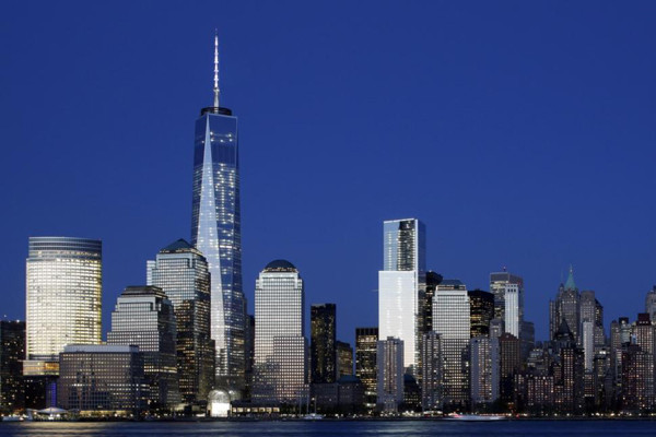 Tòa nhà Trung tâm Thương mại Một Thế Giới (One World Trade Center) hay còn được gọi là Tháp Tự Do tọa lạc tại New York, Mỹ chính thức mở cửa sau 8 năm thi công xây dựng vào năm ngoái.