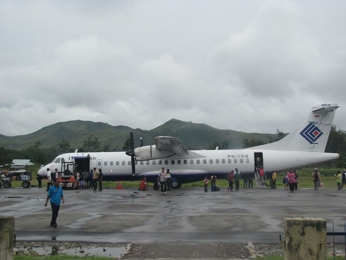 ATR 72-200 là dòng cải tiến hơn nên có sức chứa 72 hành khách, chở được tối đa trọng lượng 7.000kg.