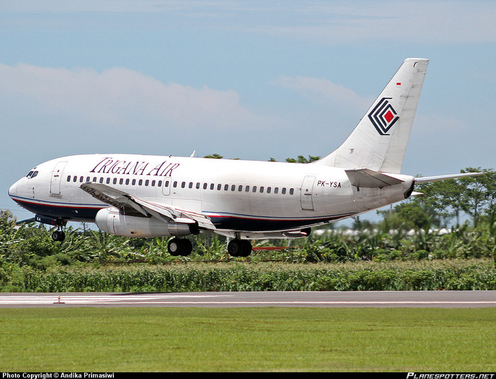 737-400 có thể chứa tới 147 hành khách, chở nặng tối đa 68,040kg.