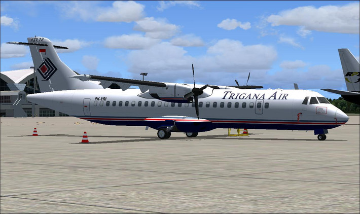 Máy bay ATR 72-200 là phiên bản sản xuất đầu tiên ra mắt năm 1986, sử dụng động cơ Pratt & Whitney Canada PW124B.