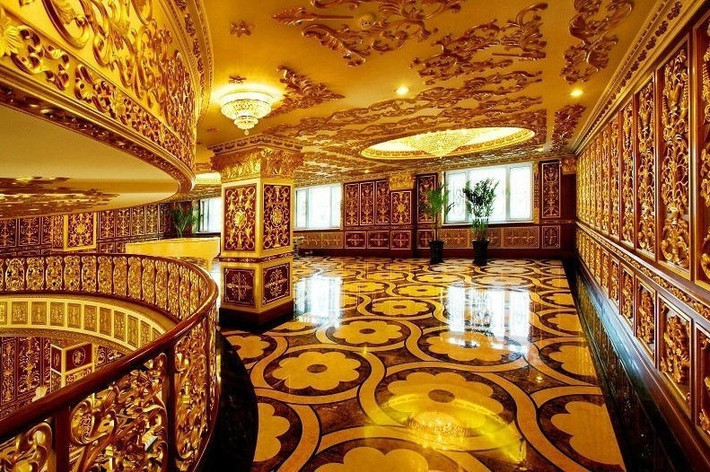 Tòa nhà này được xây dựng bởi một công ty quốc doanh có tên Sixth Pharmaceutical.