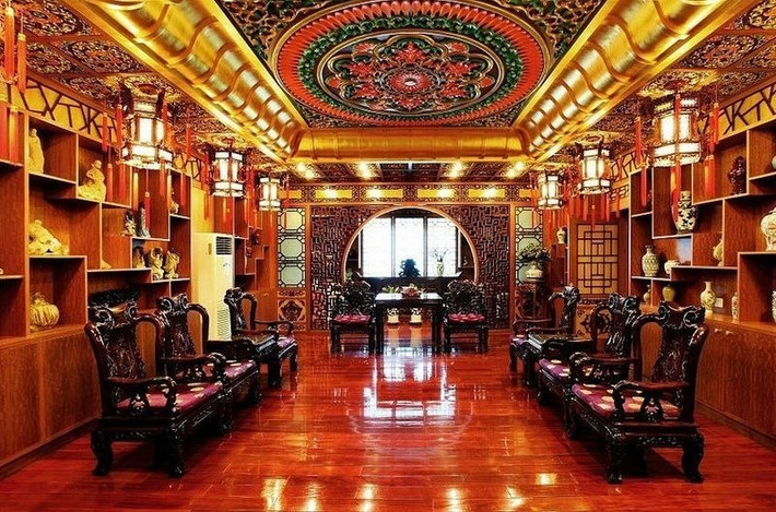 Toàn bộ nội thất của tòa nhà đều vô cùng xa hoa và lộng lẫy.