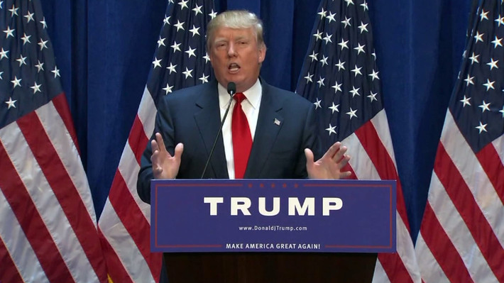 Ông Trump cũng từng gây bão dư luận sau khi nói công khai về các hệ thống rót nguồn tài chính cho các chiến dịch tranh cử của các ứng viên chạy đua vào Nhà Trắng. Ông nói rằng từ trước đến nay đã có những đóng góp rất lớn cho cả hai chính đảng, chủ yếu bằng cách chi tiền để đổi lấy lợi ích: “Tôi đưa tiền cho mọi người và họ làm những gì mà tôi bảo”.